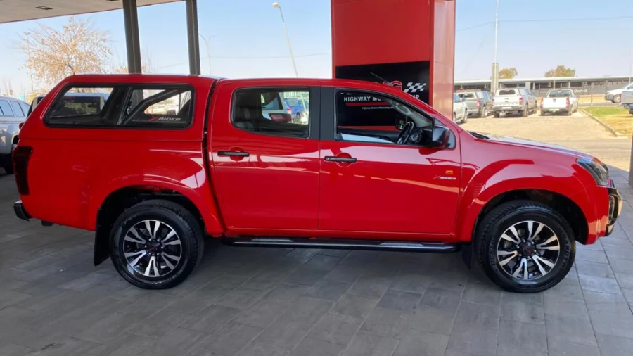 Used 2019 Isuzu D-Max 250 double cab X-Rider - Highway Motors Used 2019 Isuzu D-Max 250 double cab X-Rider - Highway Motors