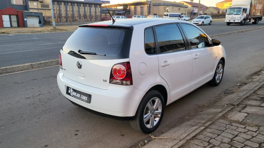 Used 2016 Volkswagen Polo Vivo 5-door 1.6 Trendline - Amulak Cars