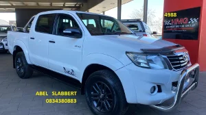 Used 2015 Toyota Hilux 4.0 V6 double cab Raider Dakar edition