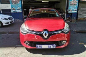 Used  2015 Renault Clio 1.4 Expression 5-door