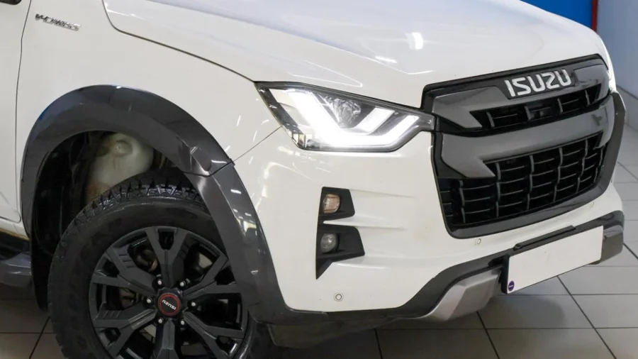 Used  2022 Isuzu D-Max 3.0TD double cab V-Cross 4x4 - McCarthy VW Menlyn