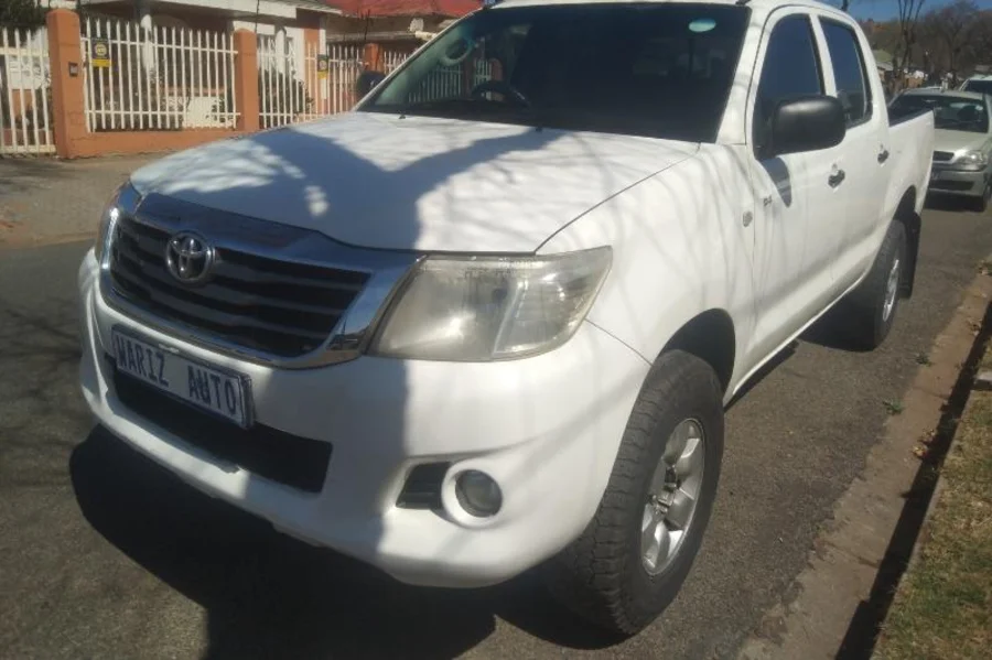 Used  2010 Toyota Hilux 3.0D-4D double cab 4x4 Raider Heritage Edition auto - Wariz Auto
