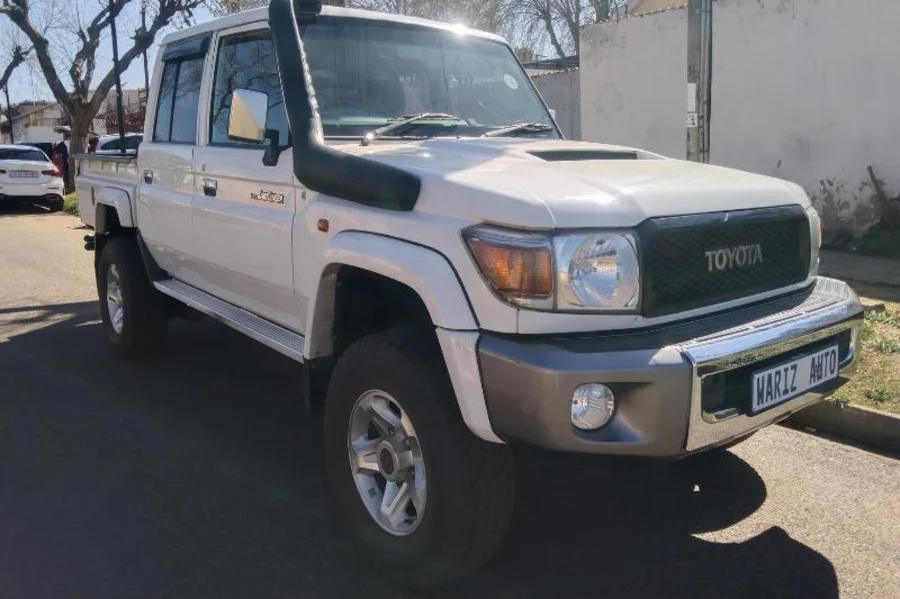 Used 2019 Toyota Land Cruiser 79 4.5D-4D V8 double cab LX 70th Anniversary - Wariz Auto Used 2019 Toyota Land Cruiser 79 4.5D-4D V8 double cab LX 70th Anniversary - Wariz Auto