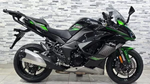2022 Kawasaki Z1000 SX