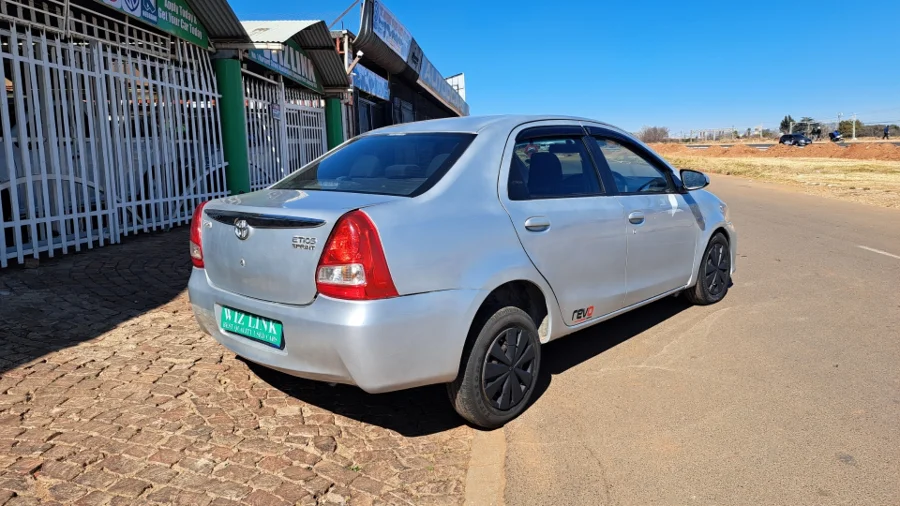 Used  2017 Toyota Etios sedan 1.5 Xi - Wiz Link