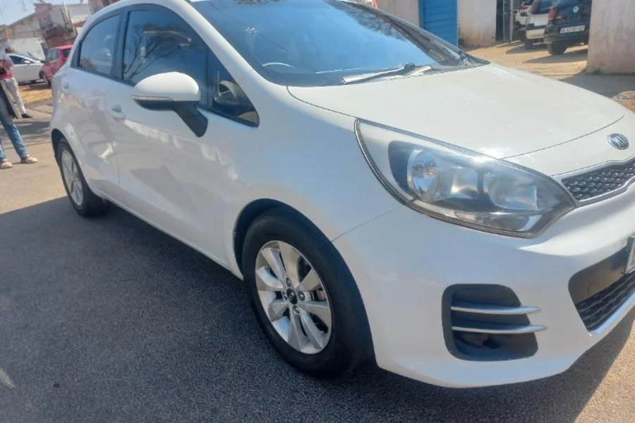 Used  2015 Kia Rio hatch 1.4 auto - Wariz Auto