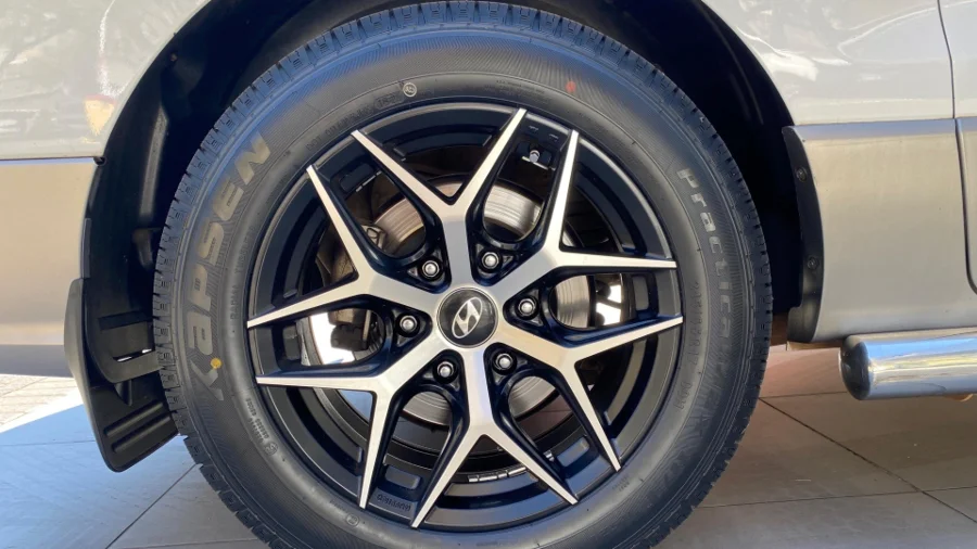 Used  2020 Hyundai H-1 2.5VGTi bus Elite 9-seater - Ford Steyns