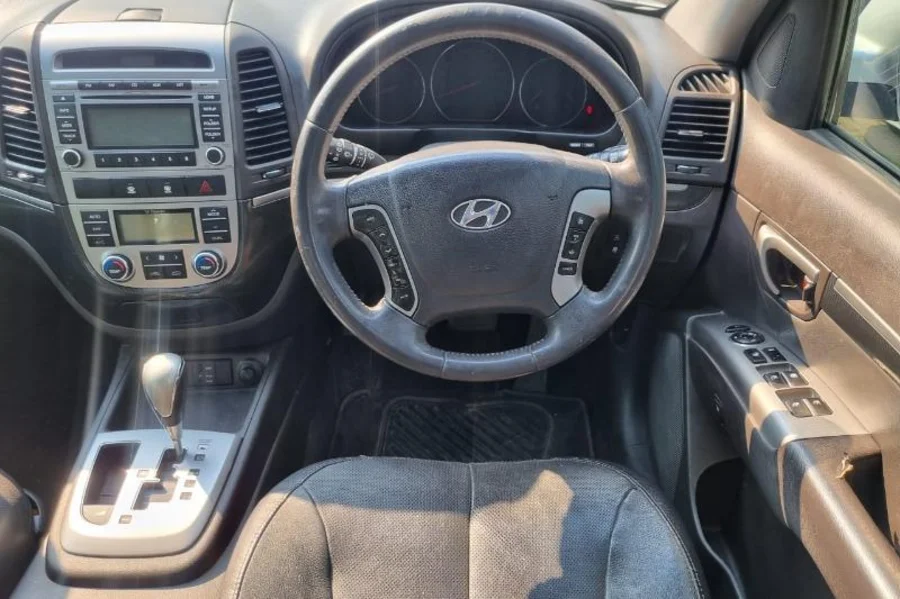 Used 2013 Hyundai Santa Fe 2.2CRDi 4WD Elite 7-seater - Carbase Auto Used 2013 Hyundai Santa Fe 2.2CRDi 4WD Elite 7-seater - Carbase Auto