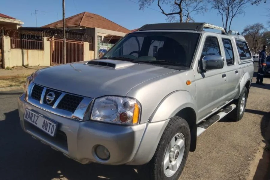Used 2010 Nissan NP300 Hardbody 2.5TDi double cab - Wariz Auto Used 2010 Nissan NP300 Hardbody 2.5TDi double cab - Wariz Auto