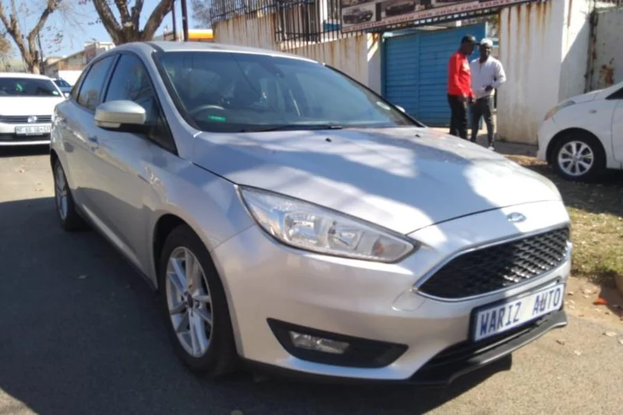 Used 2017 Ford Focus sedan 1.0T Ambiente - Wariz Auto Used 2017 Ford Focus sedan 1.0T Ambiente - Wariz Auto