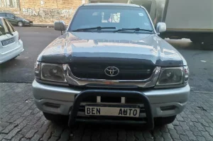 Used  2004 Toyota Hilux 2.4GD-6 double cab 4x4 Raider manual