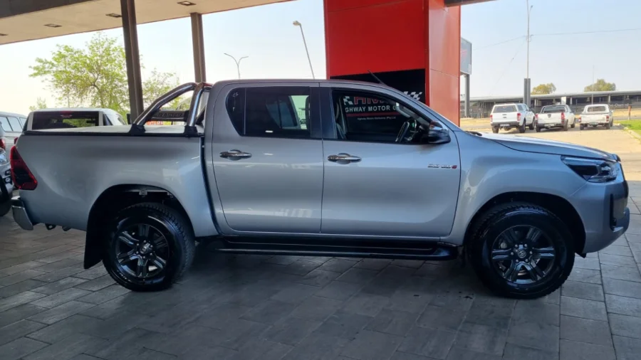 Used 2022 Toyota Hilux 2.8GD-6 double cab Legend 50 auto - Highway Motors Used 2022 Toyota Hilux 2.8GD-6 double cab Legend 50 auto - Highway Motors
