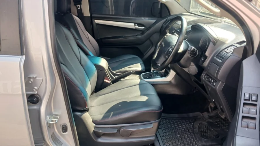 Used  2019 Isuzu KB 300D-Teq double cab LX auto - TJ Auto Car Sales