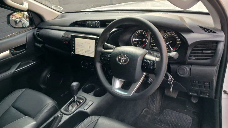 Used  2025 Toyota Hilux 2.4GD-6 double cab 4x4 Raider auto - TJ Auto Car Sales