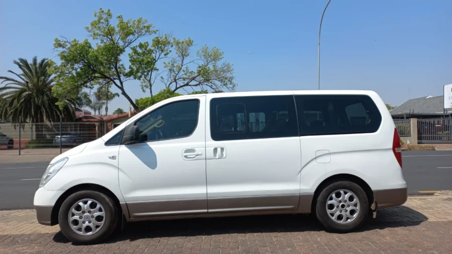 Used 2012 Hyundai H-1 2.5VGTi bus Elite 9-seater - Skyview Autos