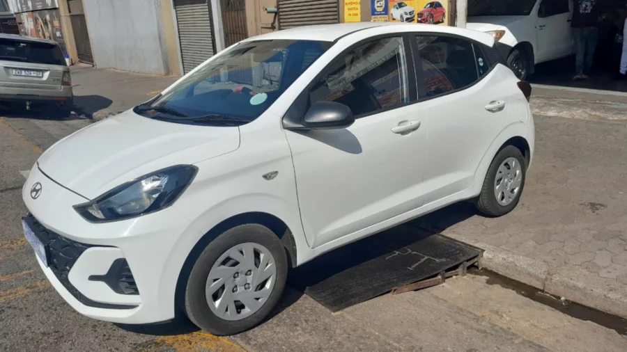 Used 2023 Hyundai Grand i10 1.25 Motion - Carmart Auto Dealer Used 2023 Hyundai Grand i10 1.25 Motion - Carmart Auto Dealer