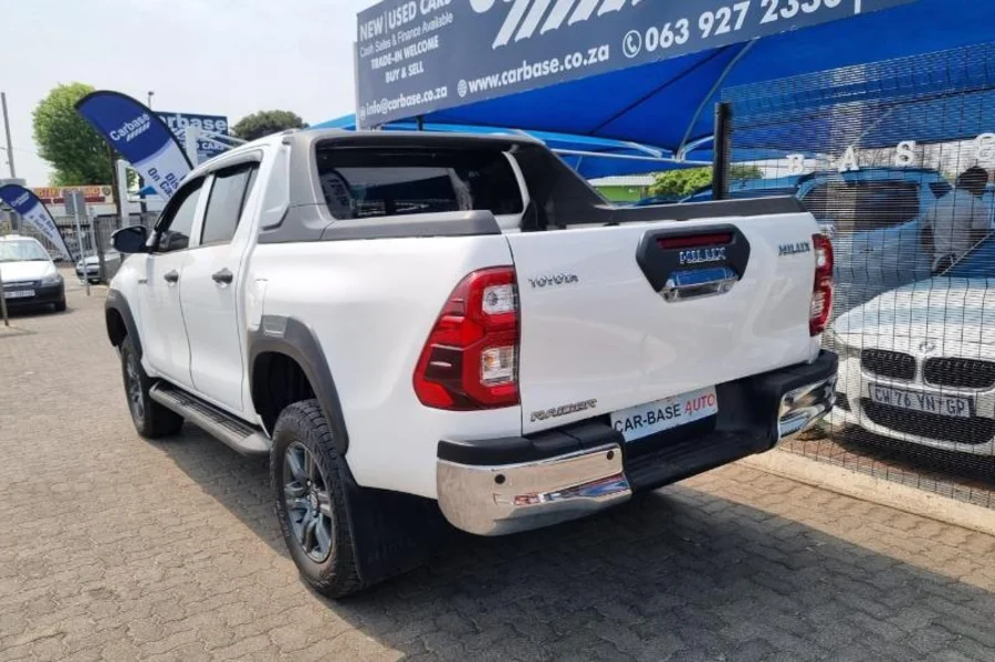Used 2023 Toyota Hilux 2.4GD-6 double cab 4x4 SRX auto - Carbase Auto Used 2023 Toyota Hilux 2.4GD-6 double cab 4x4 SRX auto - Carbase Auto