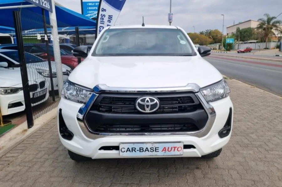 Used 2023 Toyota Hilux 2.4GD-6 double cab 4x4 SRX auto - Carbase Auto Used 2023 Toyota Hilux 2.4GD-6 double cab 4x4 SRX auto - Carbase Auto