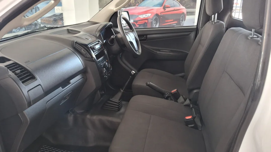Used 2020 Isuzu D-Max Gen 6 250 single cab Fleetside safety - Quadro Motors Used 2020 Isuzu D-Max Gen 6 250 single cab Fleetside safety - Quadro Motors