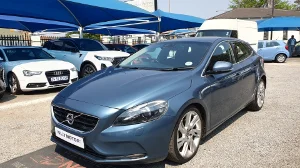 Used  2015 Volvo V40 T4 Elite auto